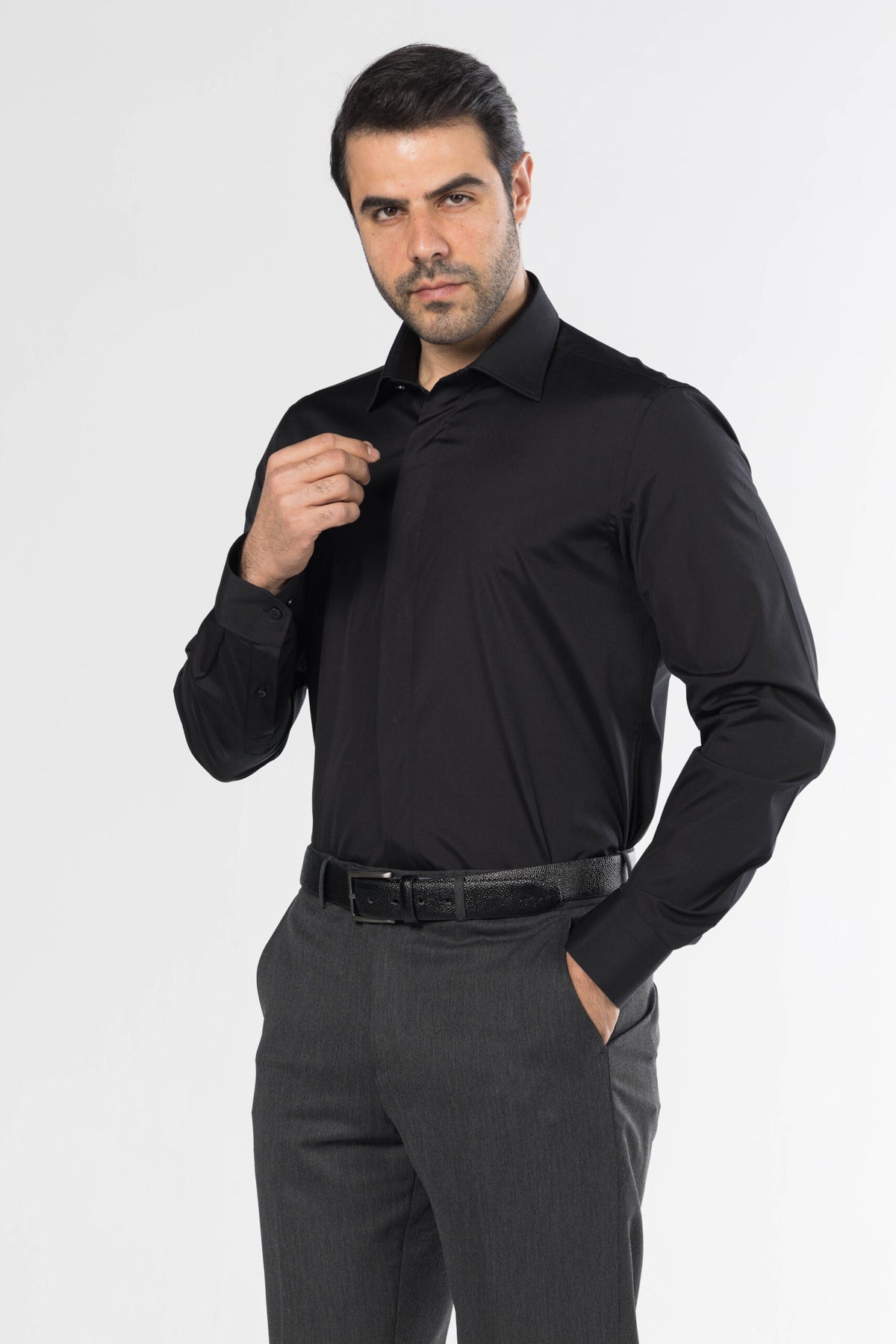 Formal Shirt with Concealed Buttons – Black