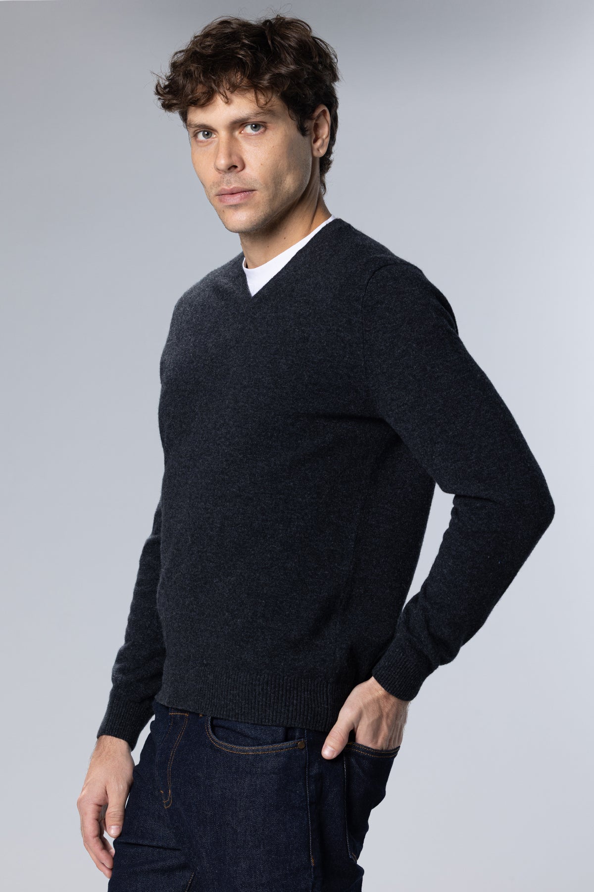 Lambswool-Blend V-Neck Pullover – Dark Grey – Dark Grey – image 3