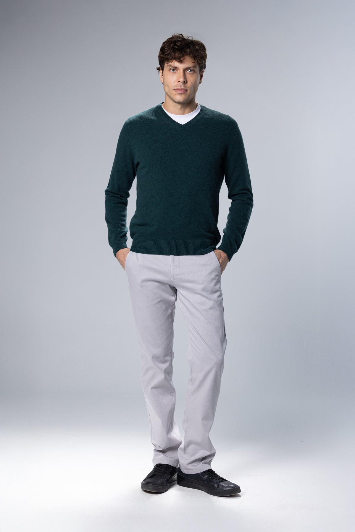 Lambswool-Blend V-Neck Pullover – Dark Green – Dark Green – image 1